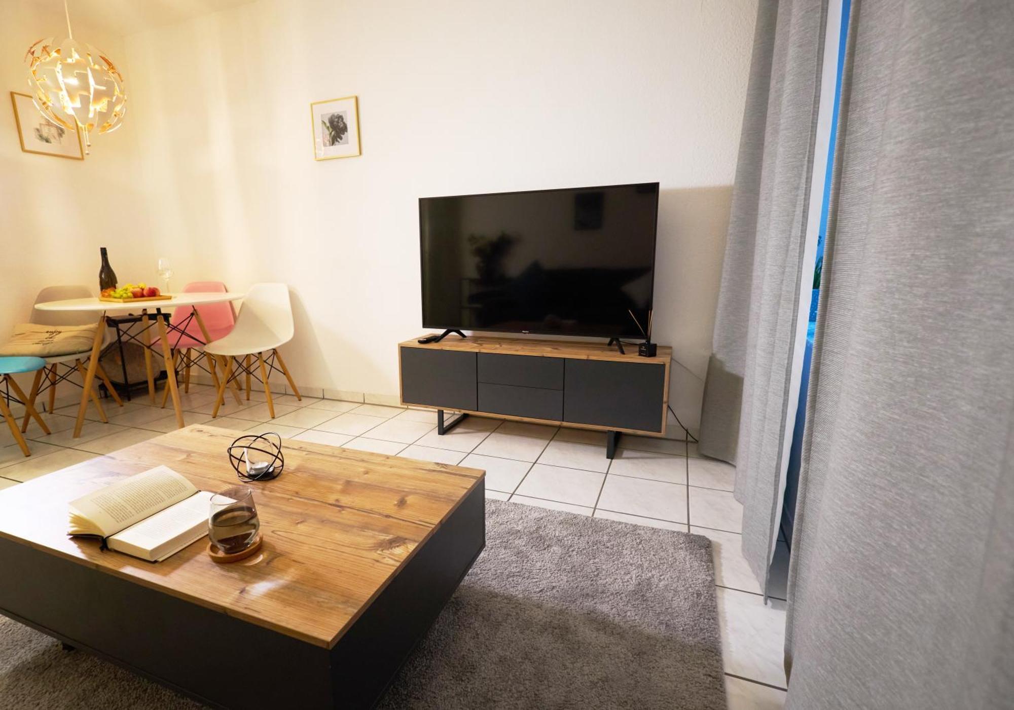 Apartment Gemütliche 2zi. *