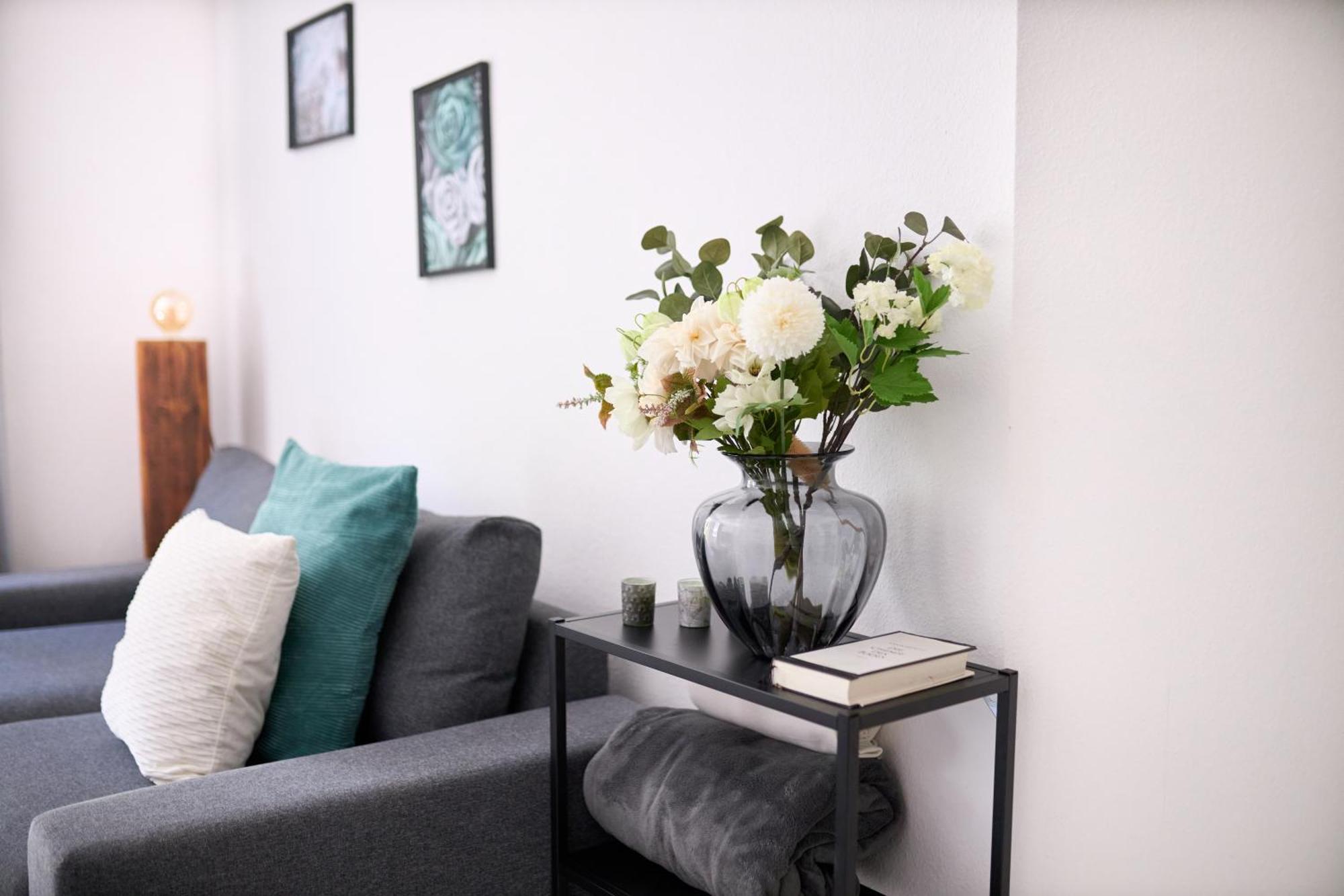 Apartment Gemütliche 2zi. *